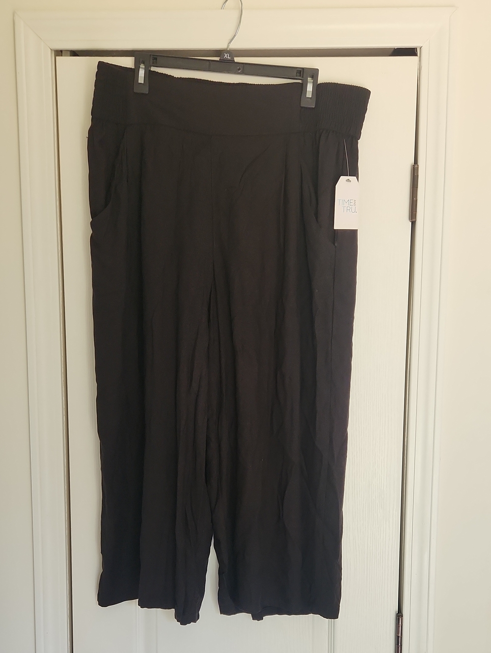 Time and Tru Black Wide-Leg Elastic Waist Pants with Pockets